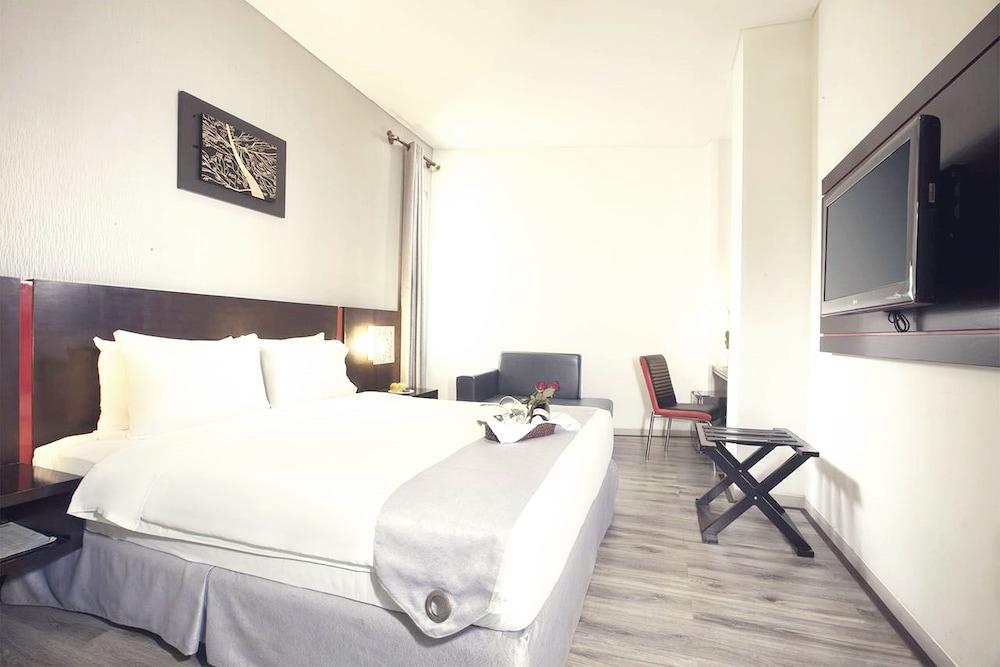 Oak Tree Urban Hotel Джакарта Екстер'єр фото