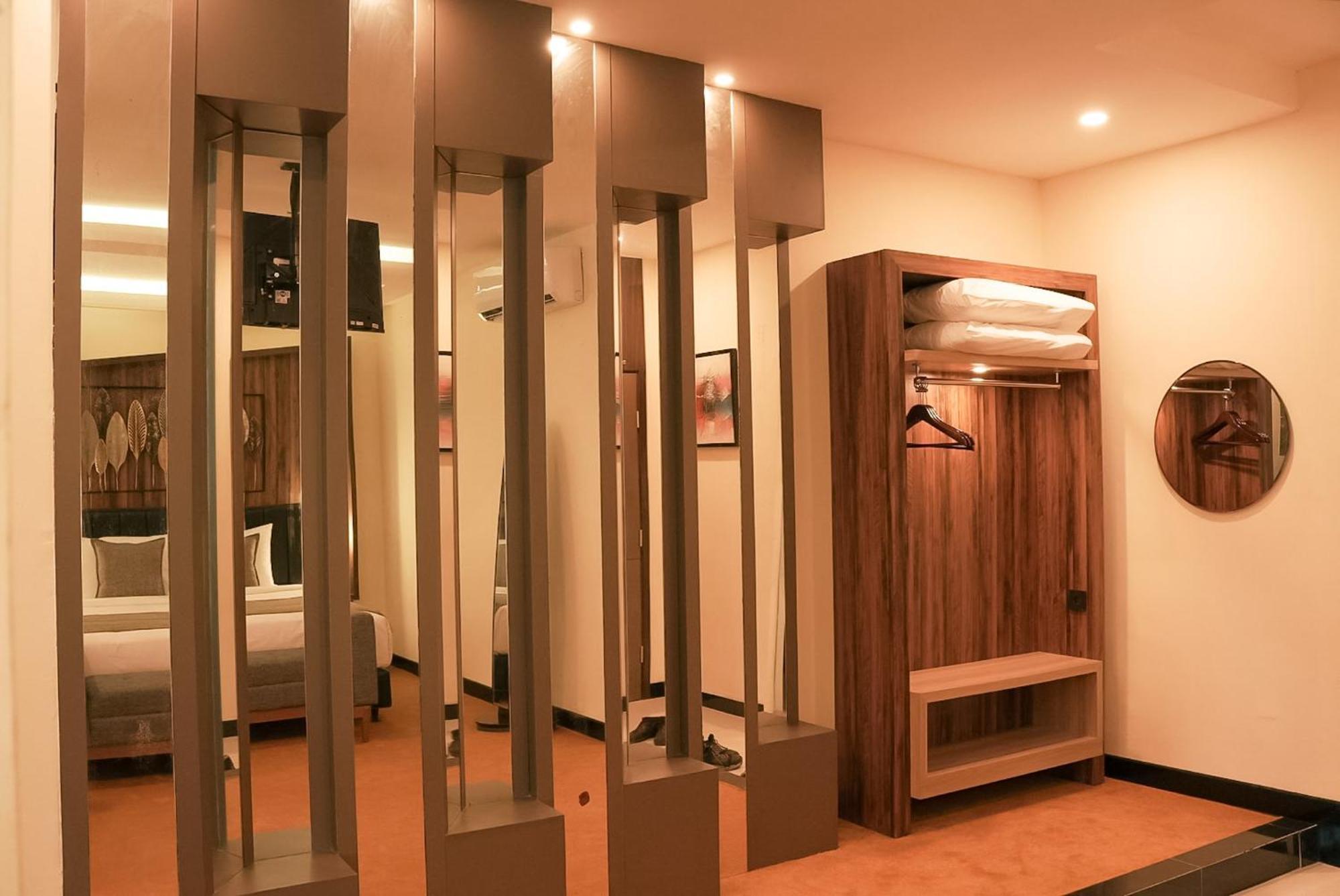 Oak Tree Urban Hotel Джакарта Екстер'єр фото